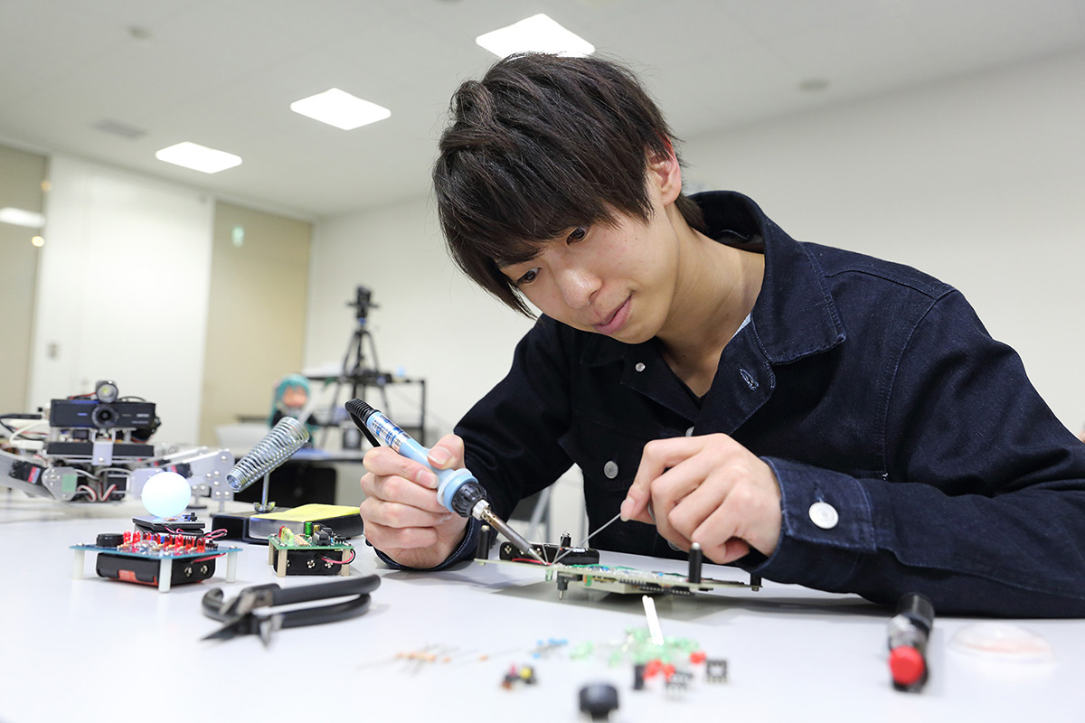 Kỹ sư Cơ điện tử tại Yamanashi tại Yamanashi, Nhật Bản - Thu nhập từ 400,000