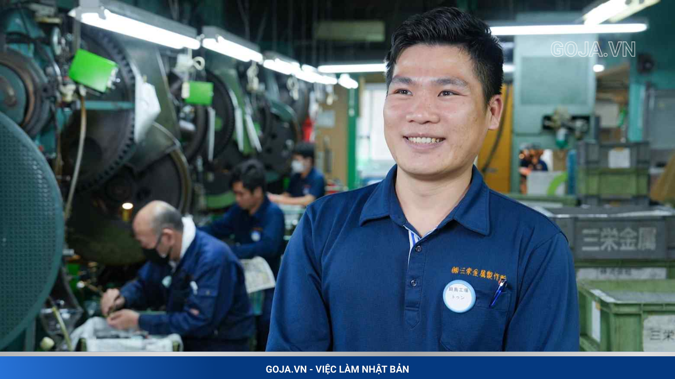 Nhật Bản siết chặt lao động nước ngoài – Người Việt cần chuẩn bị gì? Hình ảnh một thực tập sinh ngành cơ khí đang làm việc tại Nhật Bản