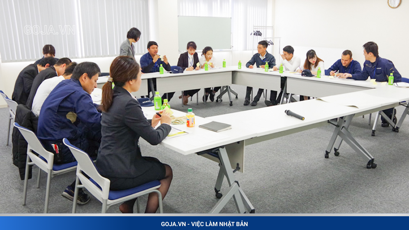 Tổng quan đơn hàng đi nhật 2026: chi phí, điều kiện và lựa chọn ngành nghề Ứng viên tham gia phỏng vấn trực tiếp với doanh nghiệp tiếp nhận để đánh giá kỹ năng, thái độ và lựa chọn ngành nghề phù hợp.