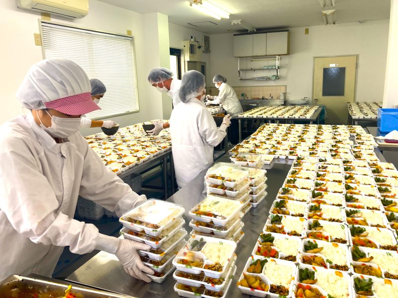 25 Nữ TTS - Chế biến thực phẩm (Làm cơm hộp, bánh mì, sushi)