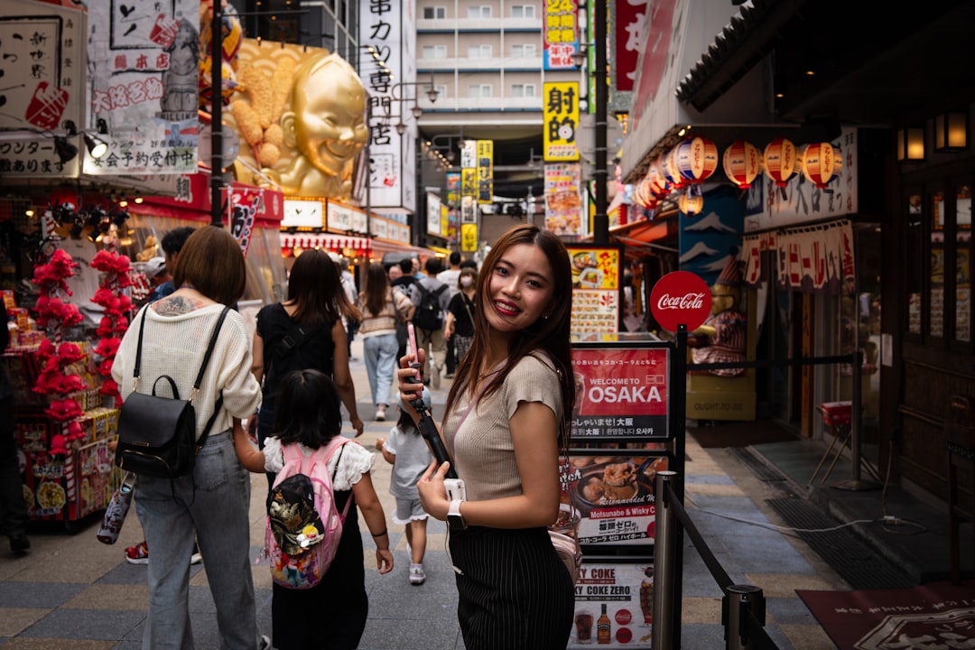 Môi trường làm việc tại Nhật Bản. Ảnh của Sam Szuchan trên Unsplash