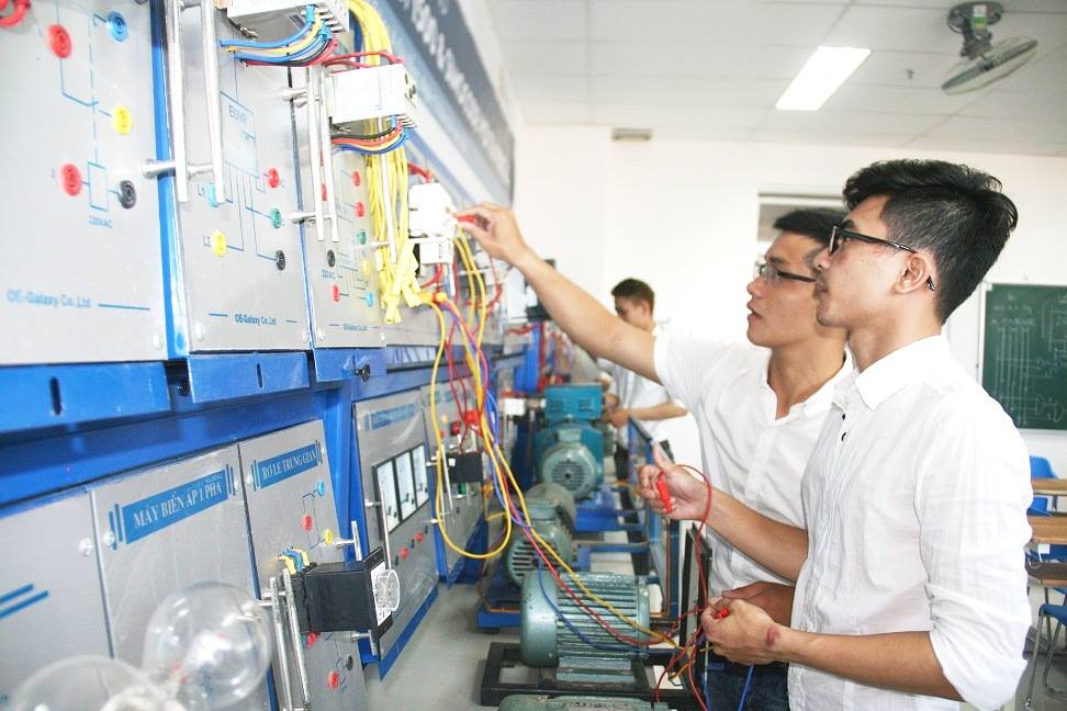 Kỹ sư Điện - Điện tử Lắp ráp Kiểm tra Linh kiện Điện tử tại Hyogo tại Hyogo, Nhật Bản - Thu nhập từ 205,000 - Đi làm 4 - 6 tháng sau khi trúng tuyển